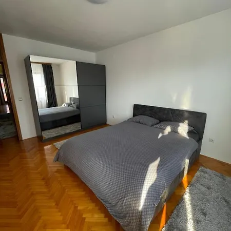 Lejlighed Cozy - 5min To Airport - 10min To Sarajevo Center! *