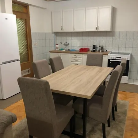 Cozy - 5min To Airport - 10min To Sarajevo Center! Lejlighed Lukavica